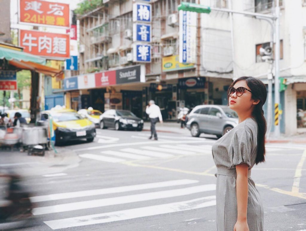 THE SINH TOURISTS