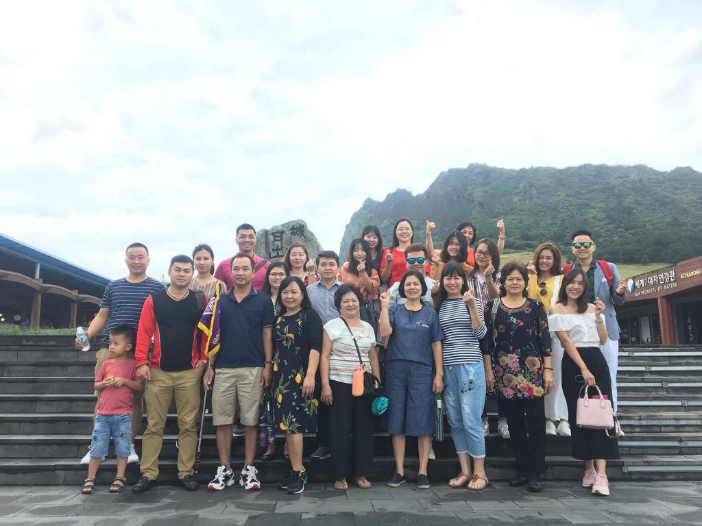 THE SINH TOURISTS